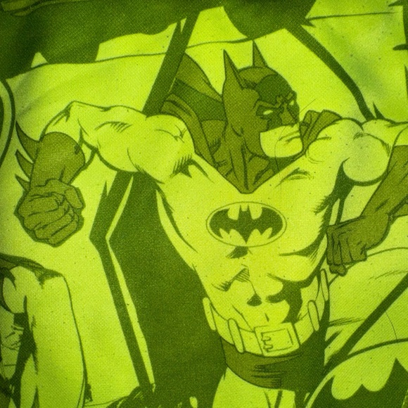 Child’s DC Comic’s Batman hoodie print fabric with iconic chest symbol #120 - Picture 3 of 5